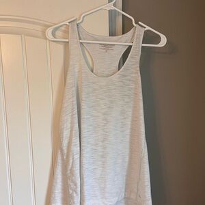 Vineyard vines tank top